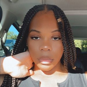 Meet your Posher, Tia